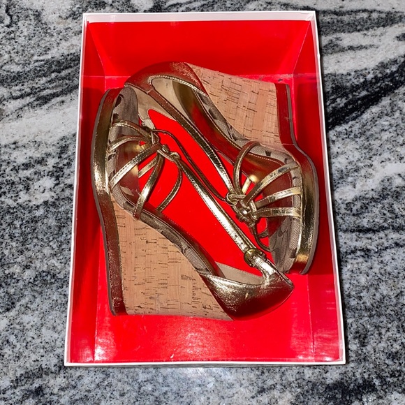Gold Coach Wedges - Picture 1 of 4